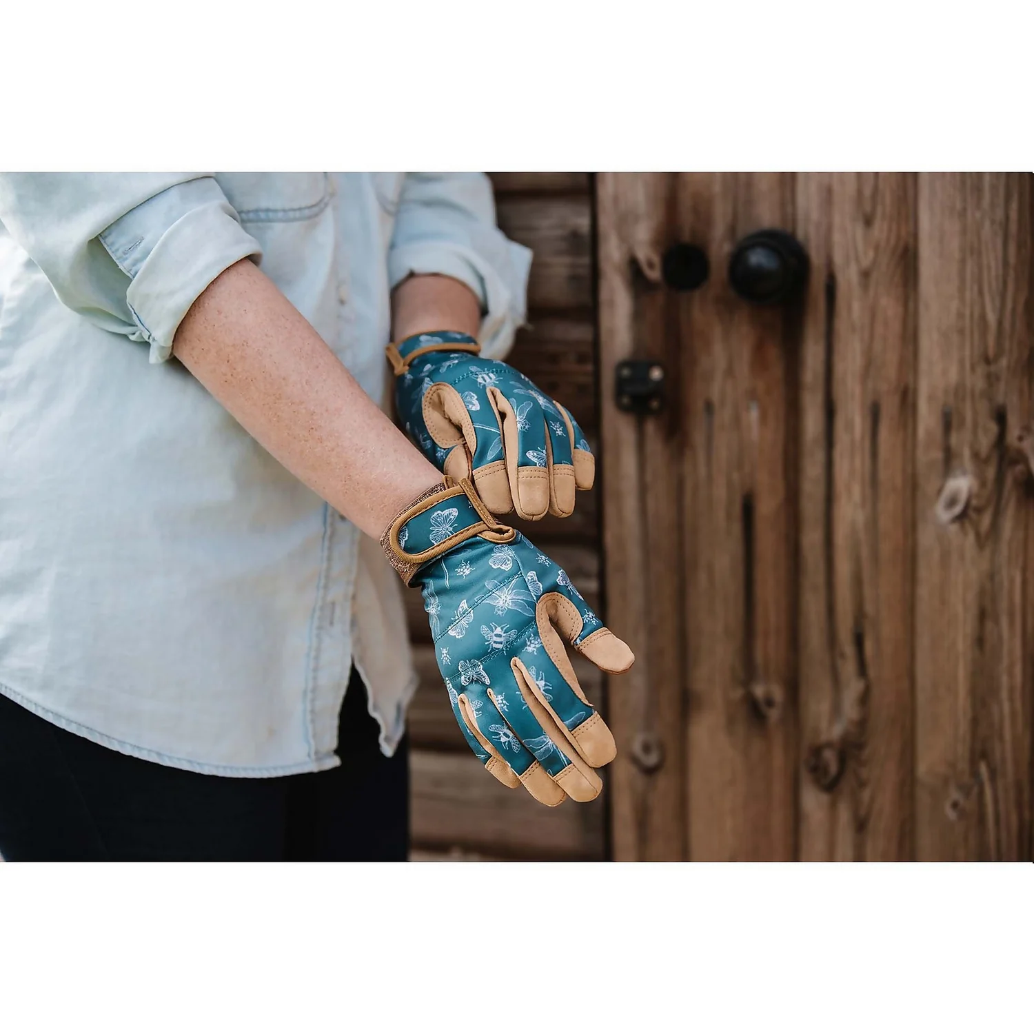 Premium Comfort Gloves Insects Green - Medium - Image 2